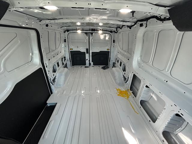 2025 Ford Transit photo 33