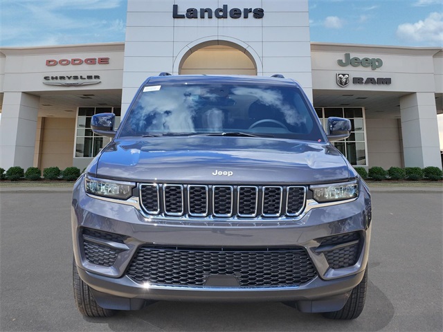 2025 Jeep Grand Cherokee Laredo X photo 2