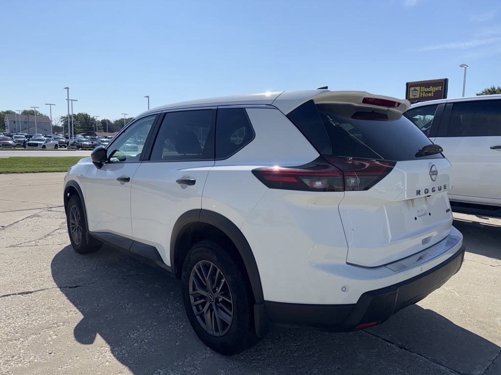 2024 Nissan Rogue S AWD photo 4