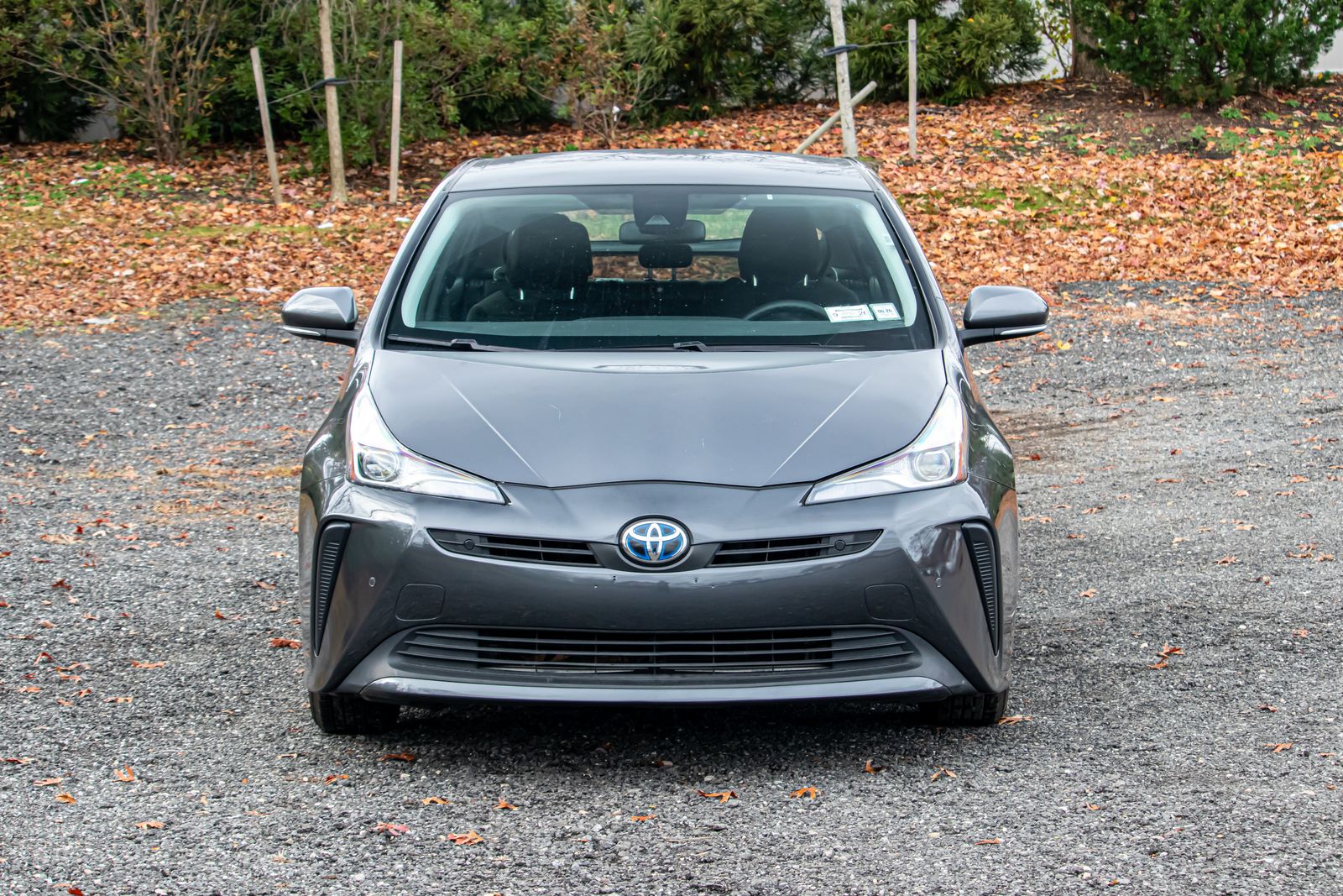 2022 Toyota Prius L photo 2