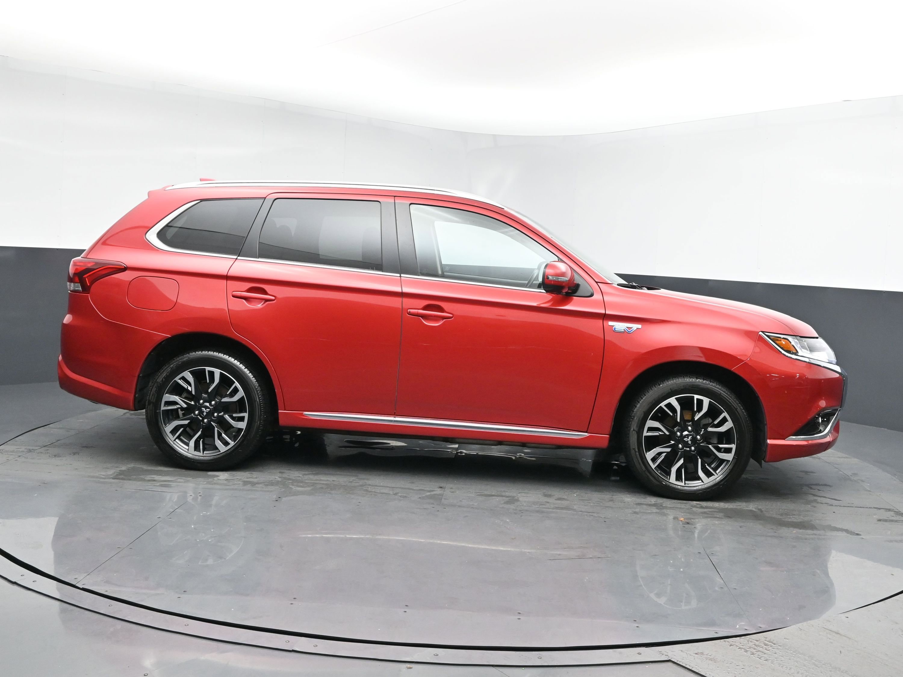2018 Mitsubishi Outlander PHEV GT photo 3