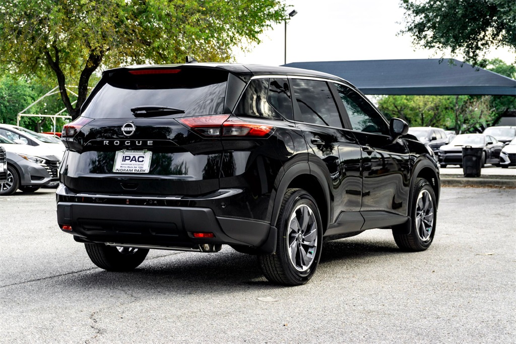 2026 Nissan Rogue SV photo 3