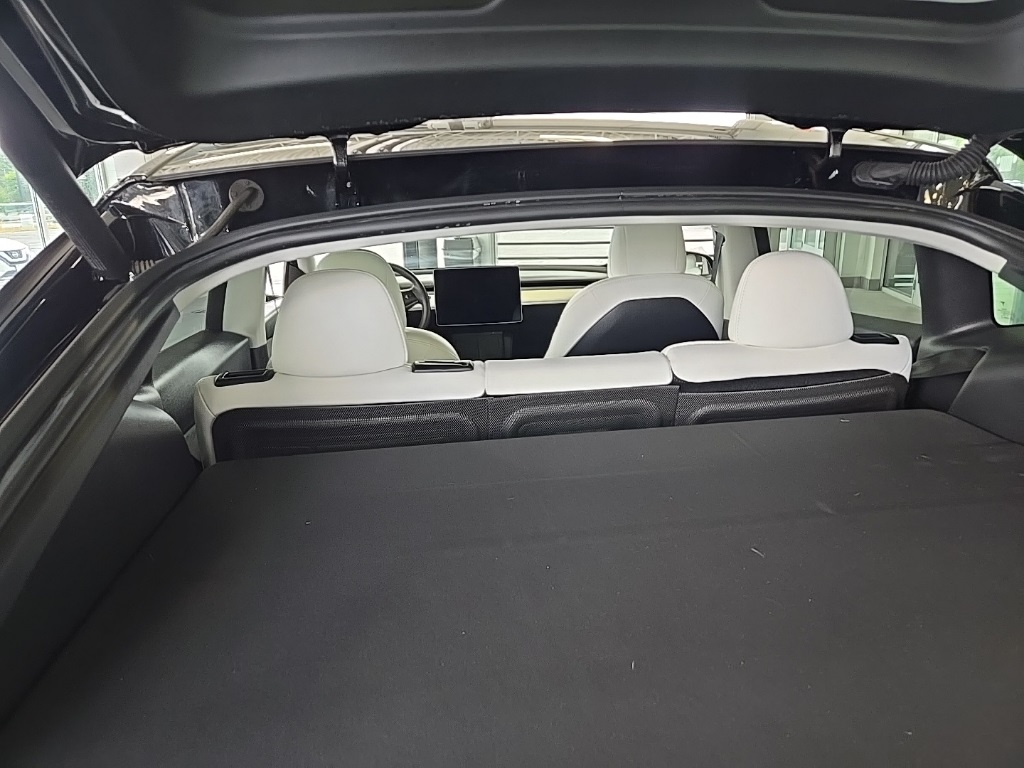 2023 Tesla Model Y Long Range photo 12