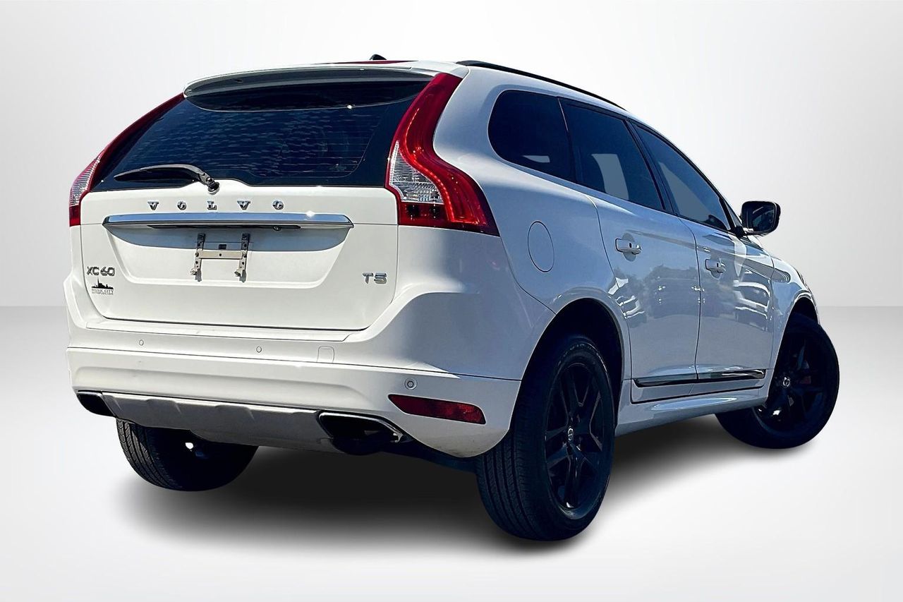 2017 Volvo XC60 T5 photo 3
