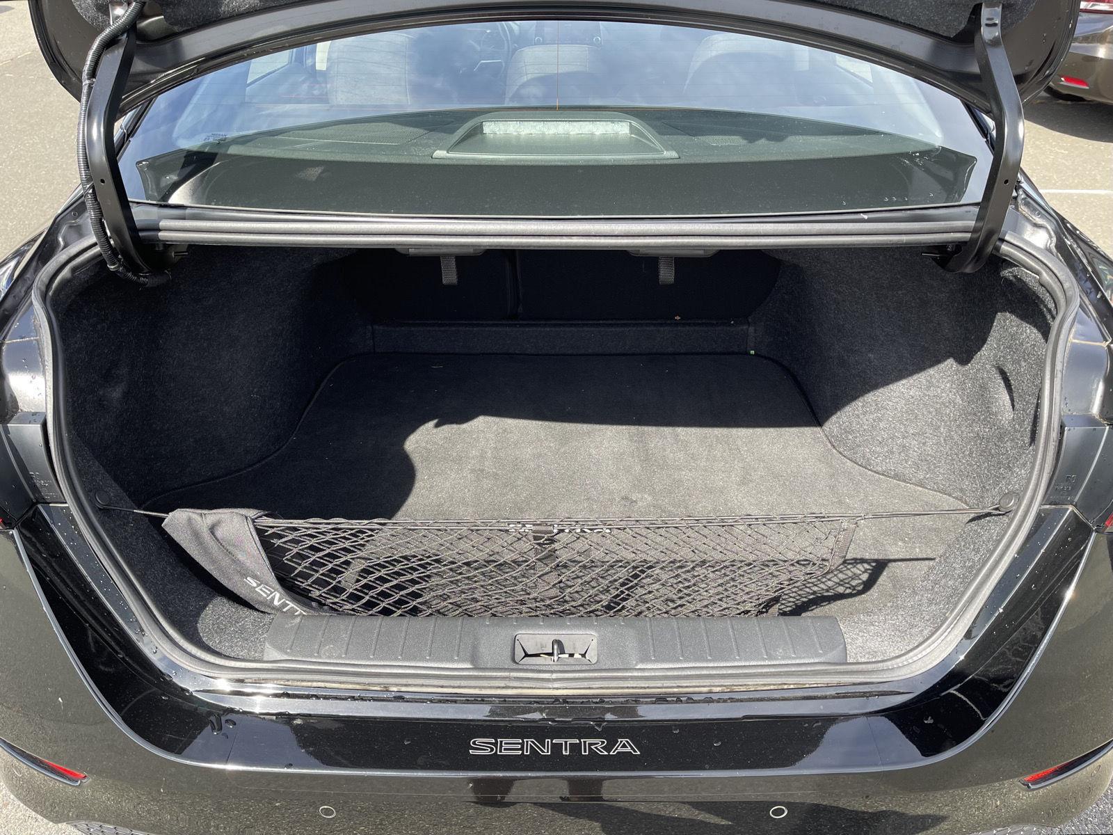2022 Nissan Sentra SV photo 13