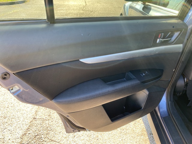 2014 Subaru Outback 2.5i Premium photo 19