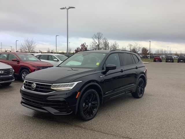 2022 Volkswagen Tiguan SE R-LINE BLACK