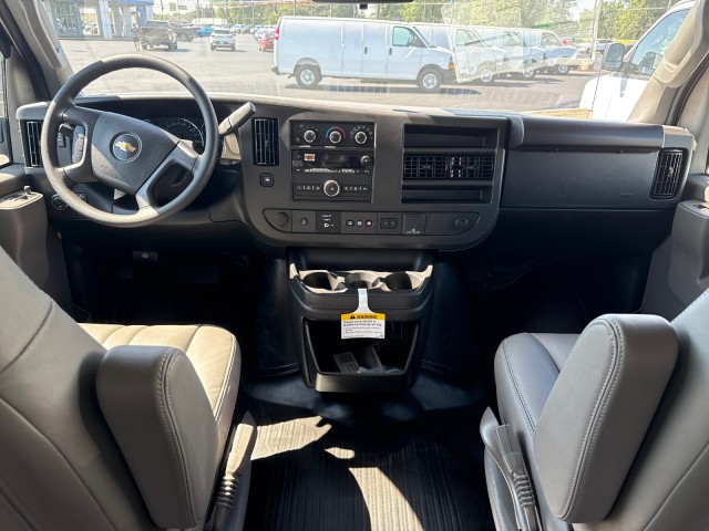 2025 Chevrolet Express Cargo 2500 photo 2