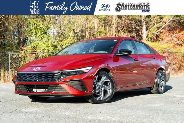 2025 Hyundai Elantra SEL's photo