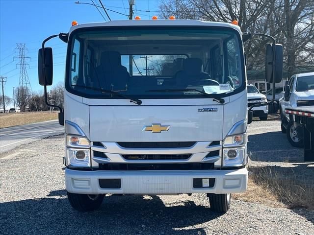 2024 Chevrolet Silverado photo 2