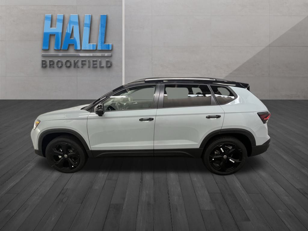 2025 Volkswagen Taos SE photo 2