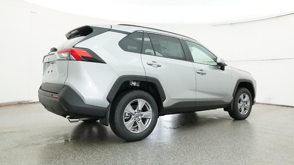 2025 Toyota RAV4 XLE photo 21