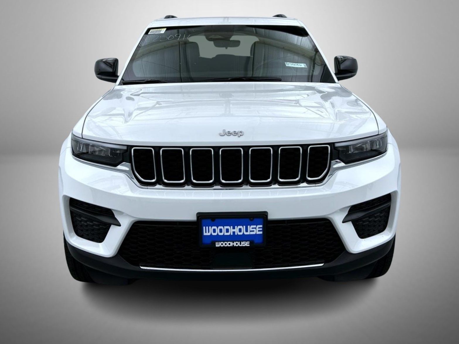 2025 Jeep Grand Cherokee Laredo photo 2