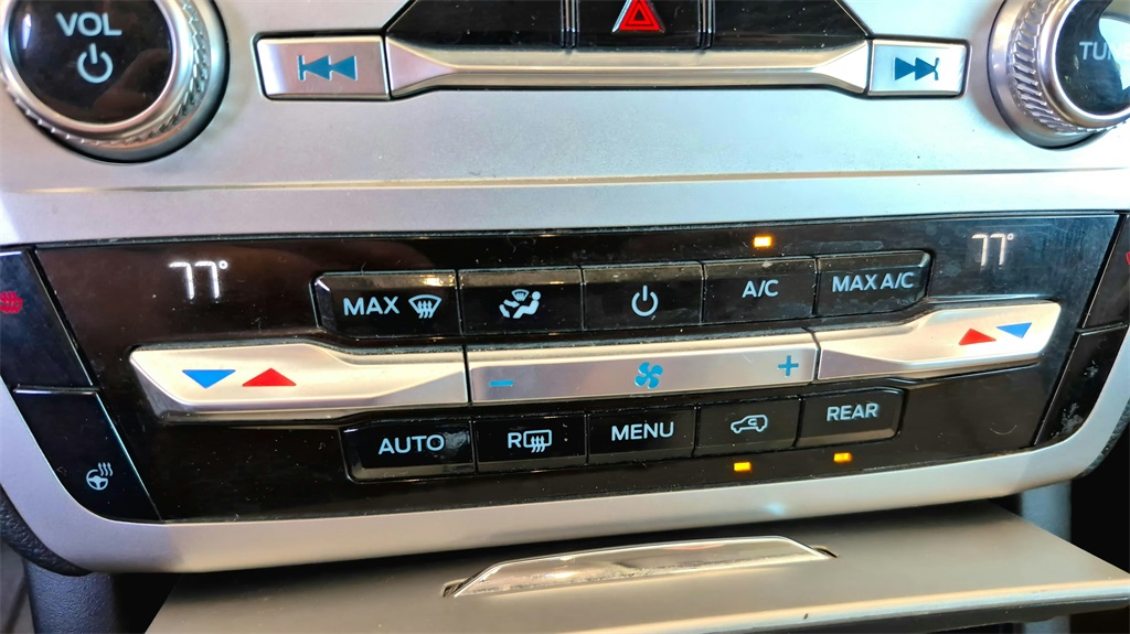 2021 Ford Explorer XLT photo 20