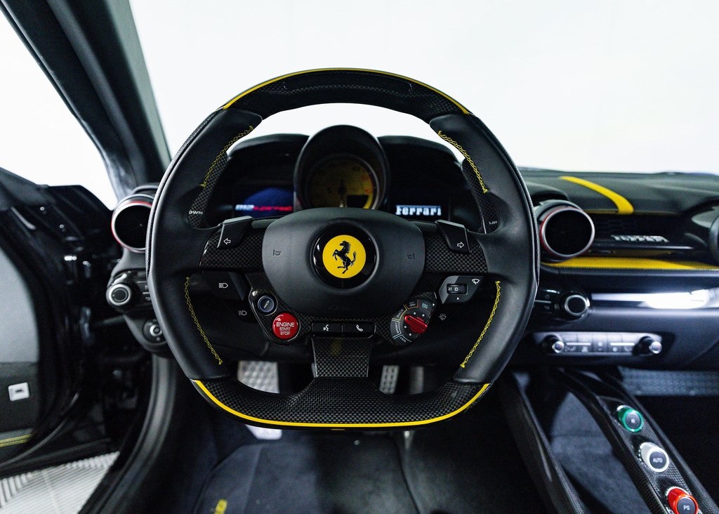 2020 Ferrari 812 Superfast Base photo 14