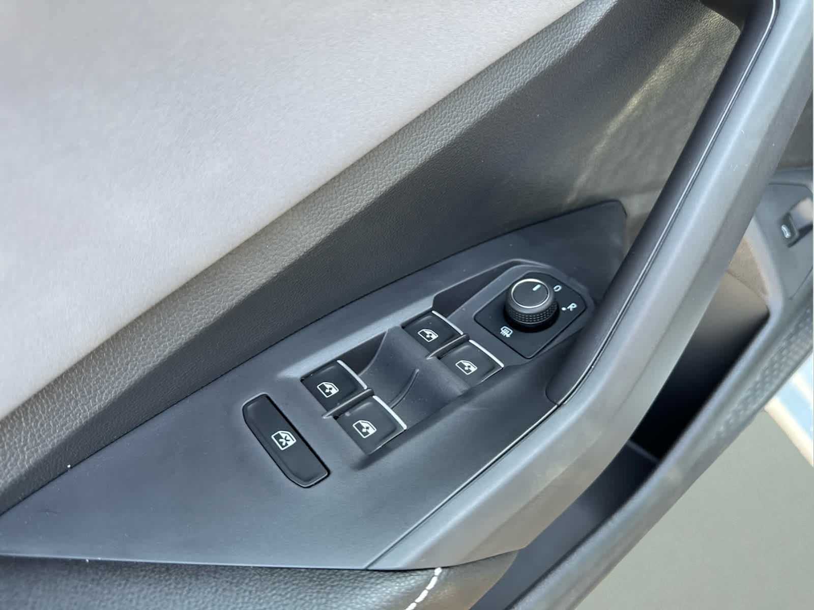 2025 Volkswagen Jetta SE photo 17