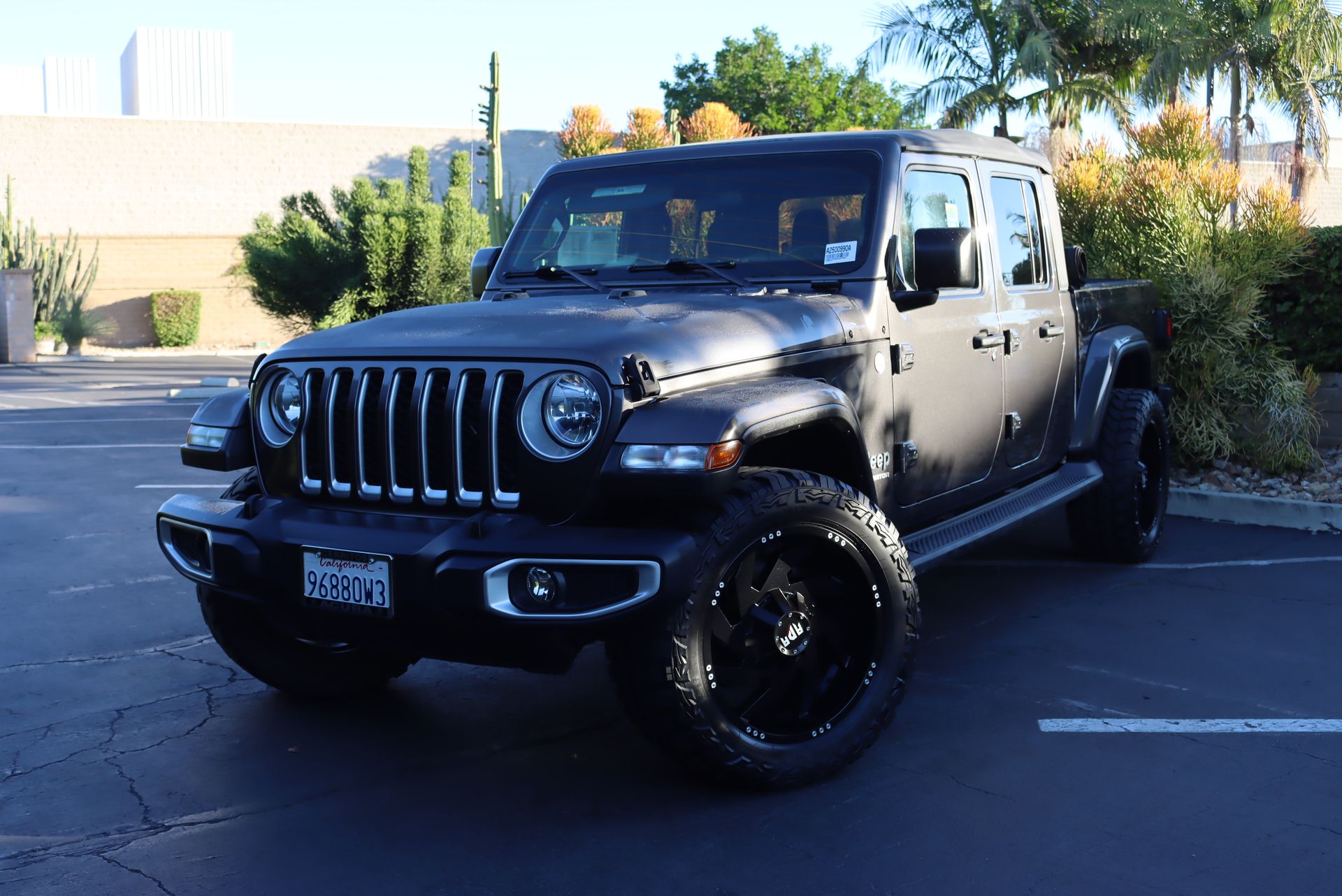 2021 Jeep Gladiator Overland's photo