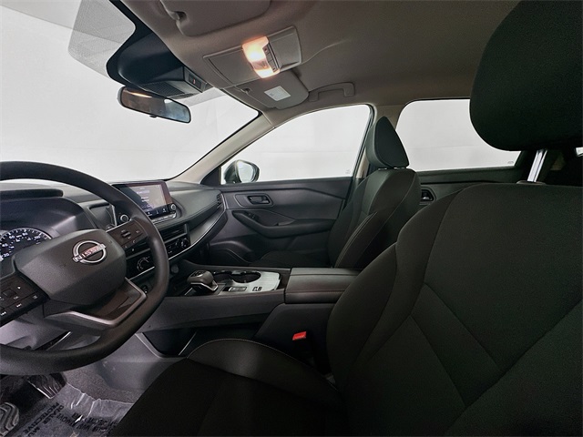 2025 Nissan Rogue S photo 17