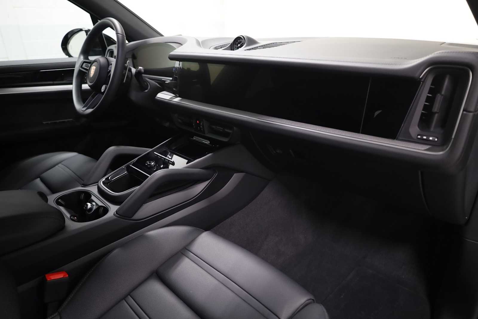 2025 Porsche Cayenne S photo 6