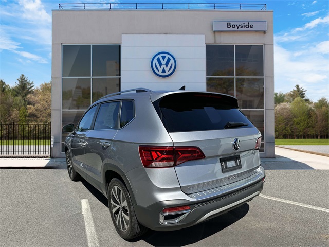 2022 Volkswagen Taos SE photo 4