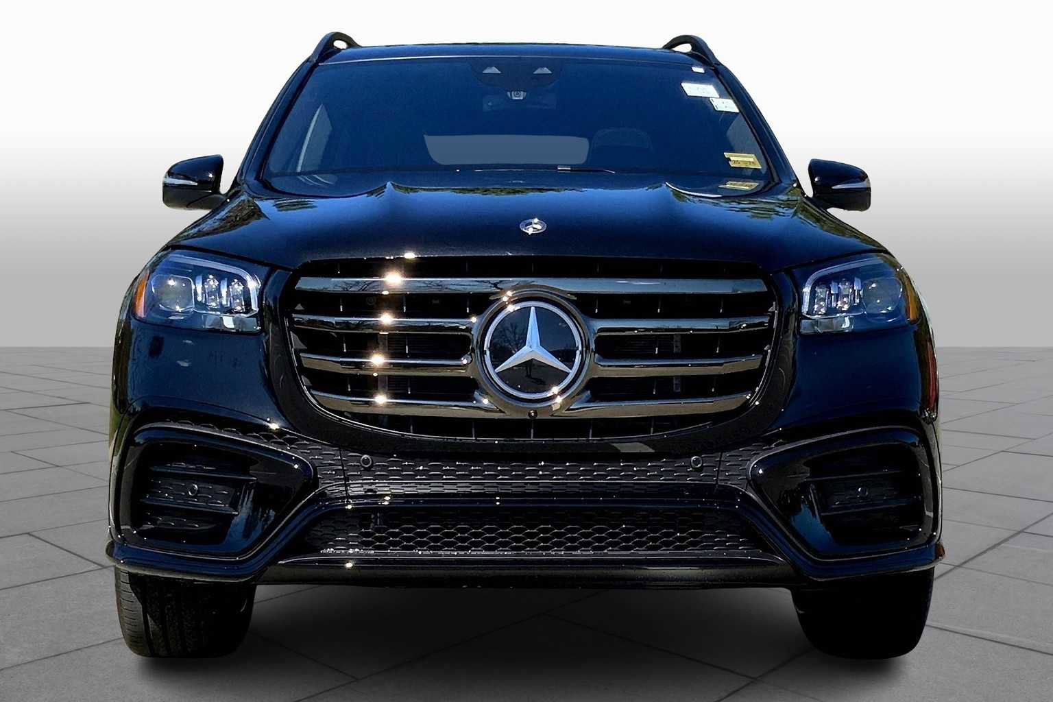2026 Mercedes Benz GLS 580 4MATIC photo 3