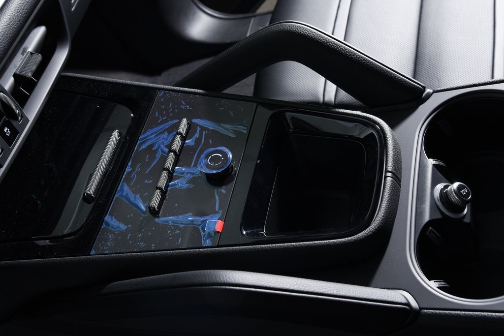 2025 Porsche Cayenne Coupe photo 21