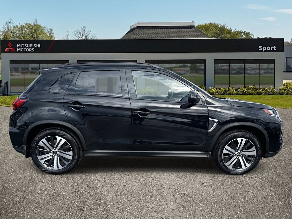 2025 Mitsubishi Outlander Sport SEL photo 2