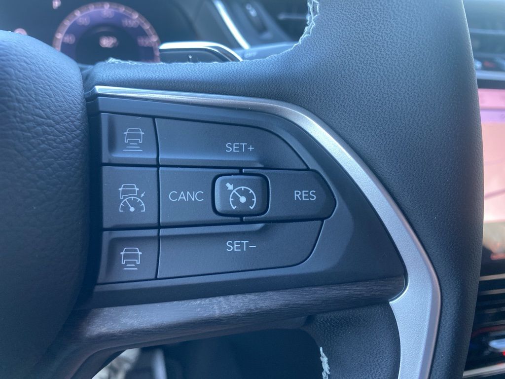 2025 Jeep Grand Cherokee Limited photo 18