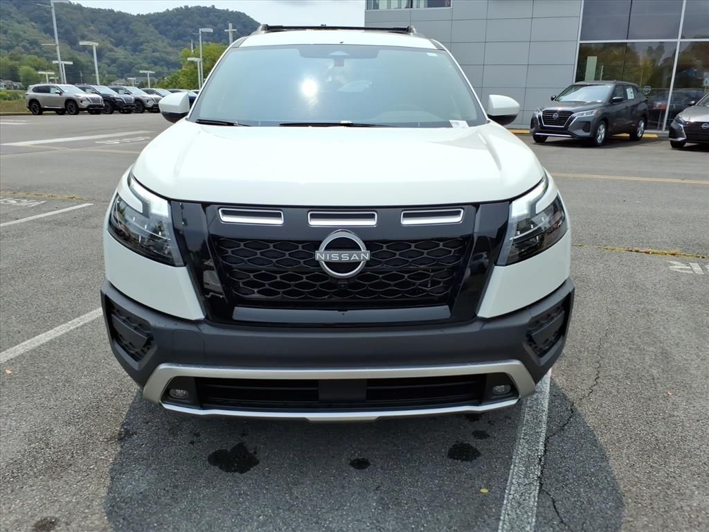 2025 Nissan Pathfinder Rock Creek photo 8
