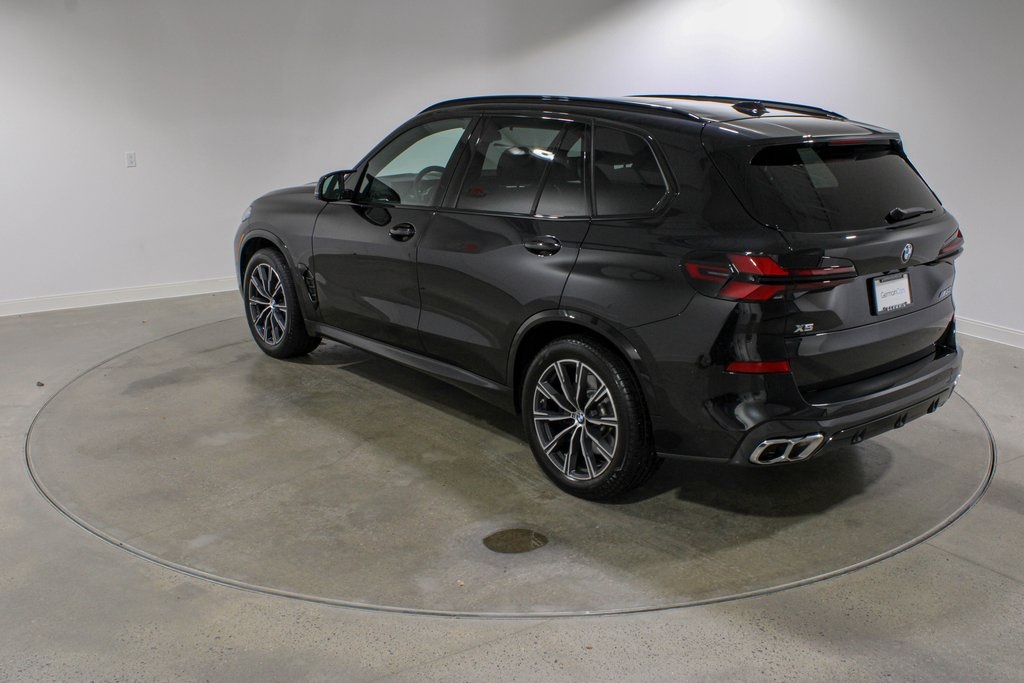 2025 Bmw X5 M60i photo 2