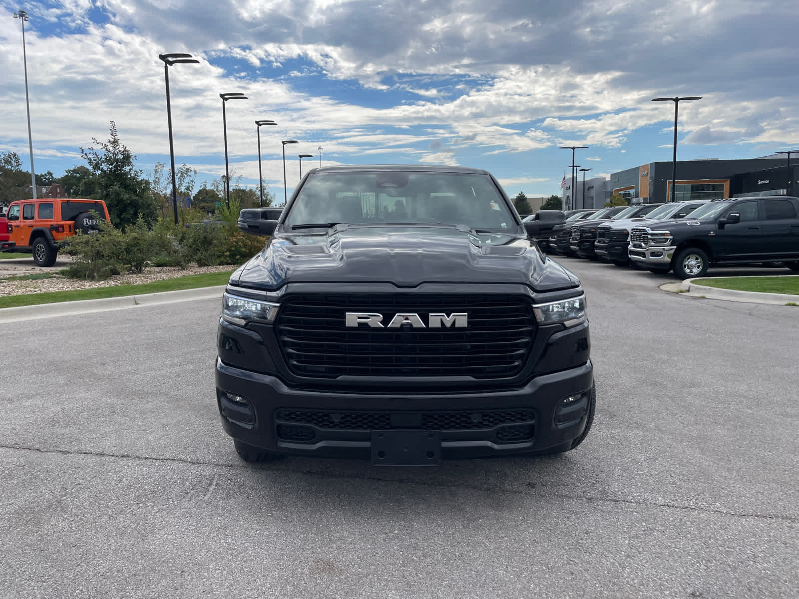 2025 Ram 1500 Laramie photo 3