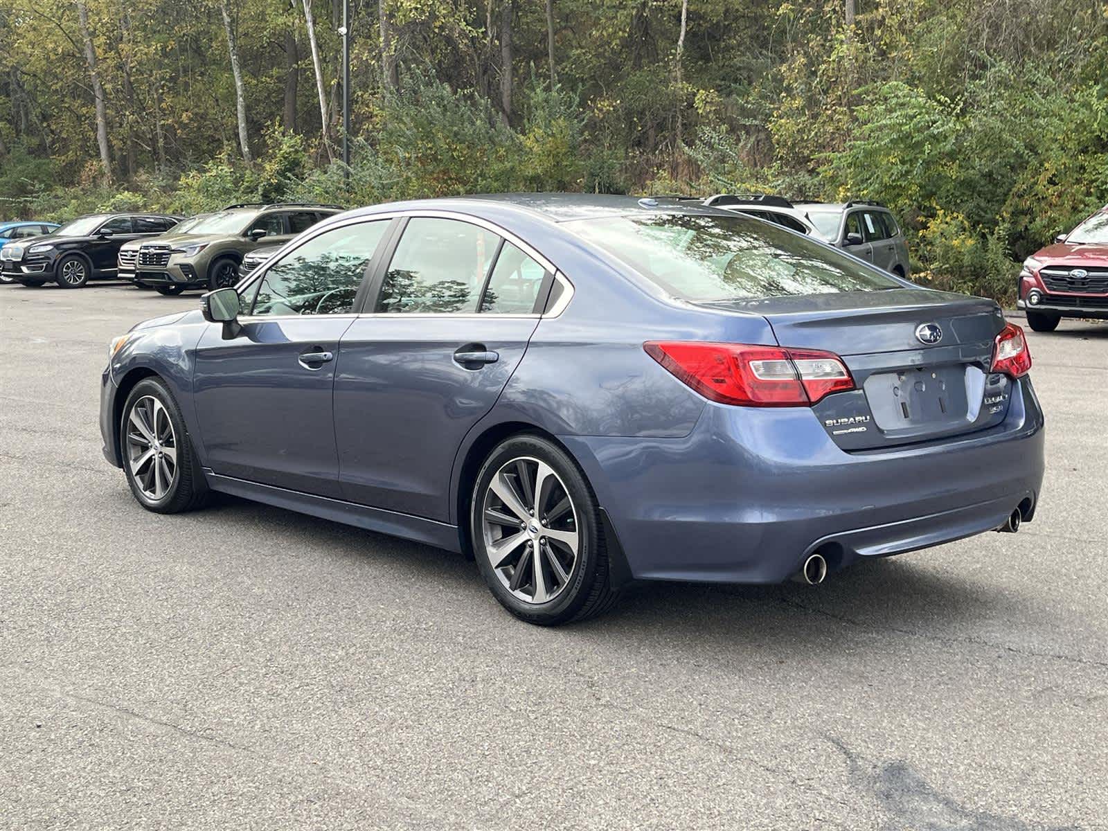 2015 Subaru Legacy 3.6R Limited photo 2
