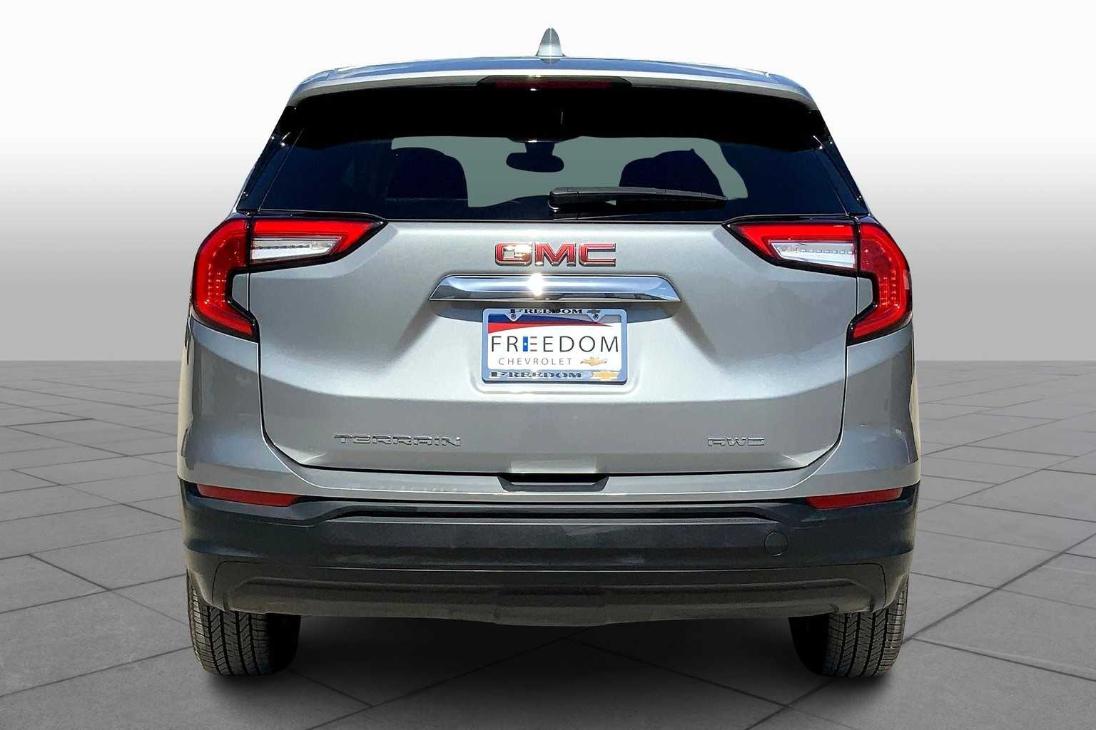 2024 Gmc Terrain SLE photo 4