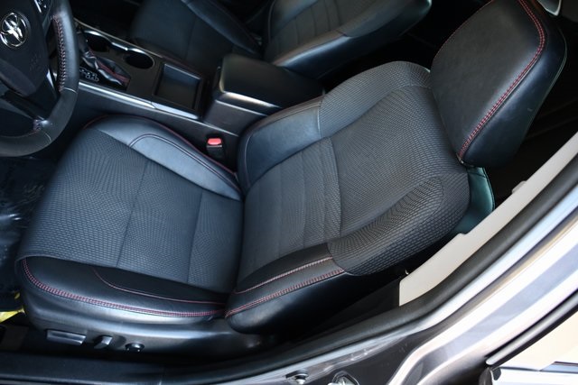 2017 Toyota Camry LE photo 10