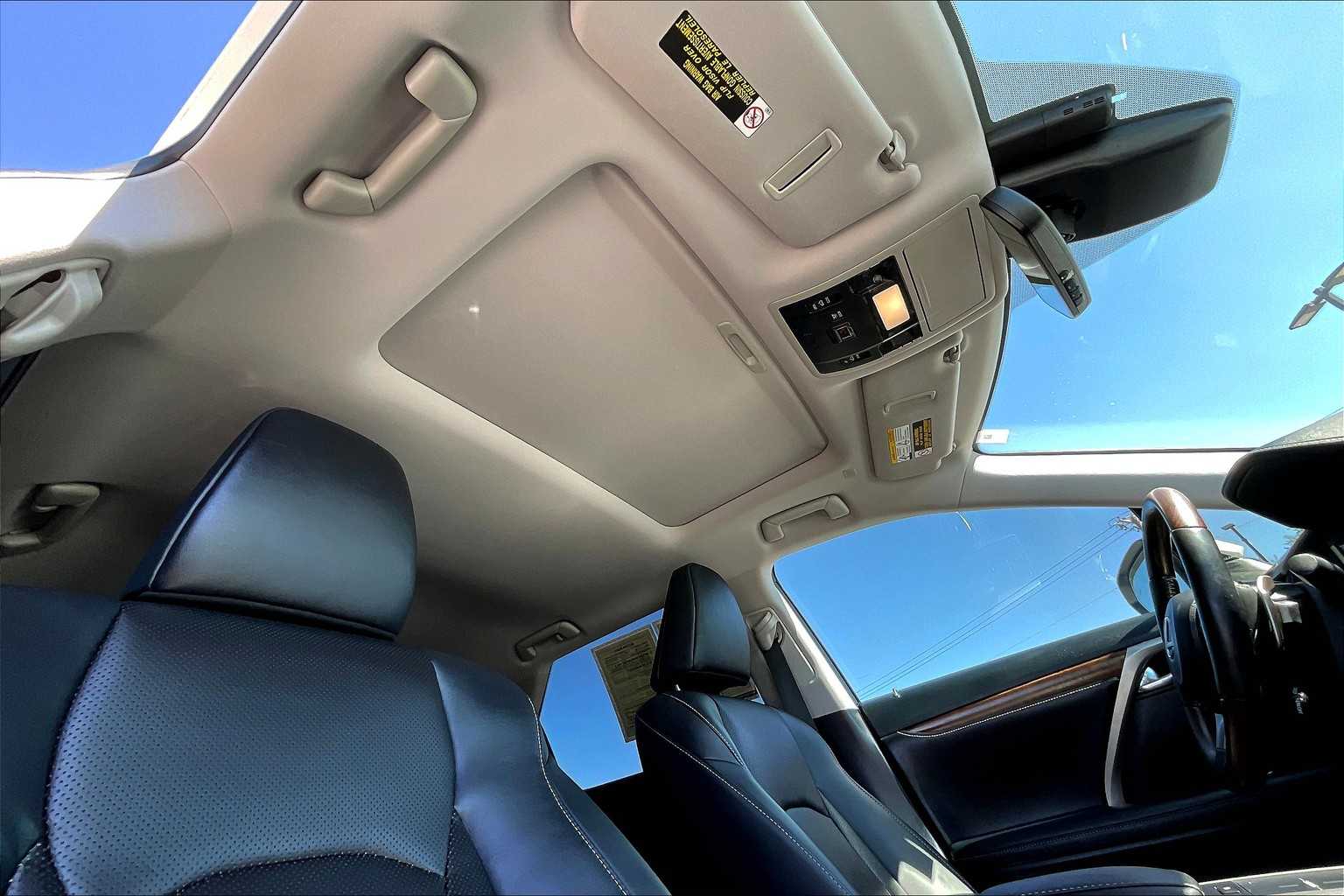 2022 Lexus RX 350L photo 12