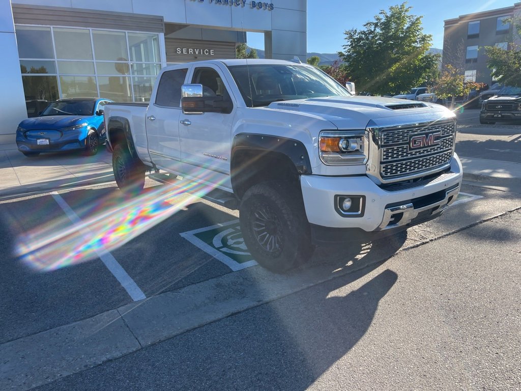 2019 Gmc Sierra 2500 HD Denali photo 2