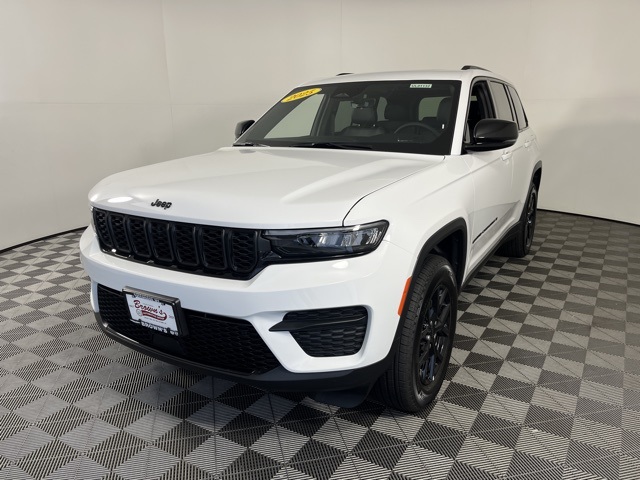 2025 Jeep Grand Cherokee Altitude X photo 3