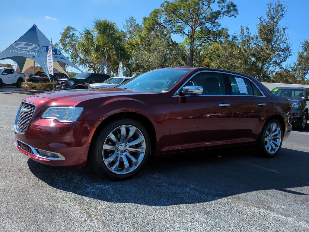 2019 Chrysler 300 Limited's photo