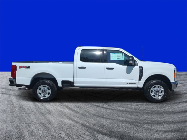 2025 Ford F-250 XLT photo 2