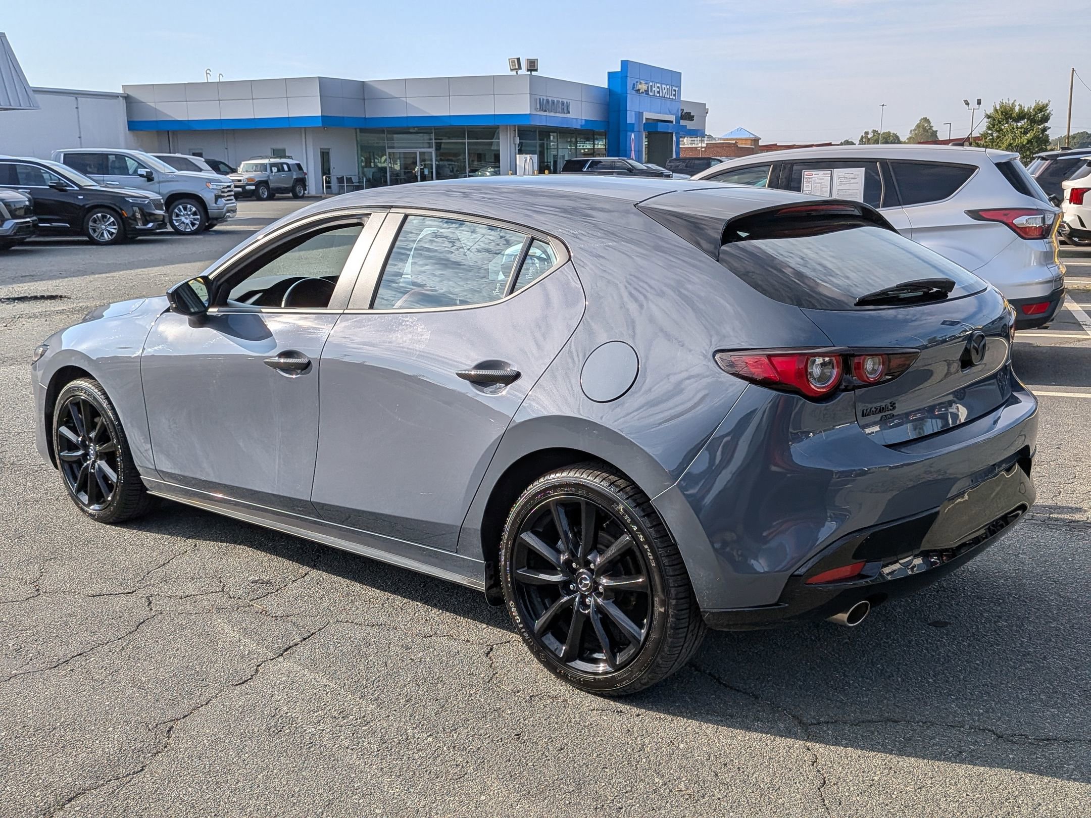 2023 Mazda Mazda3 Hatchback 2.5 s Carbon photo 3