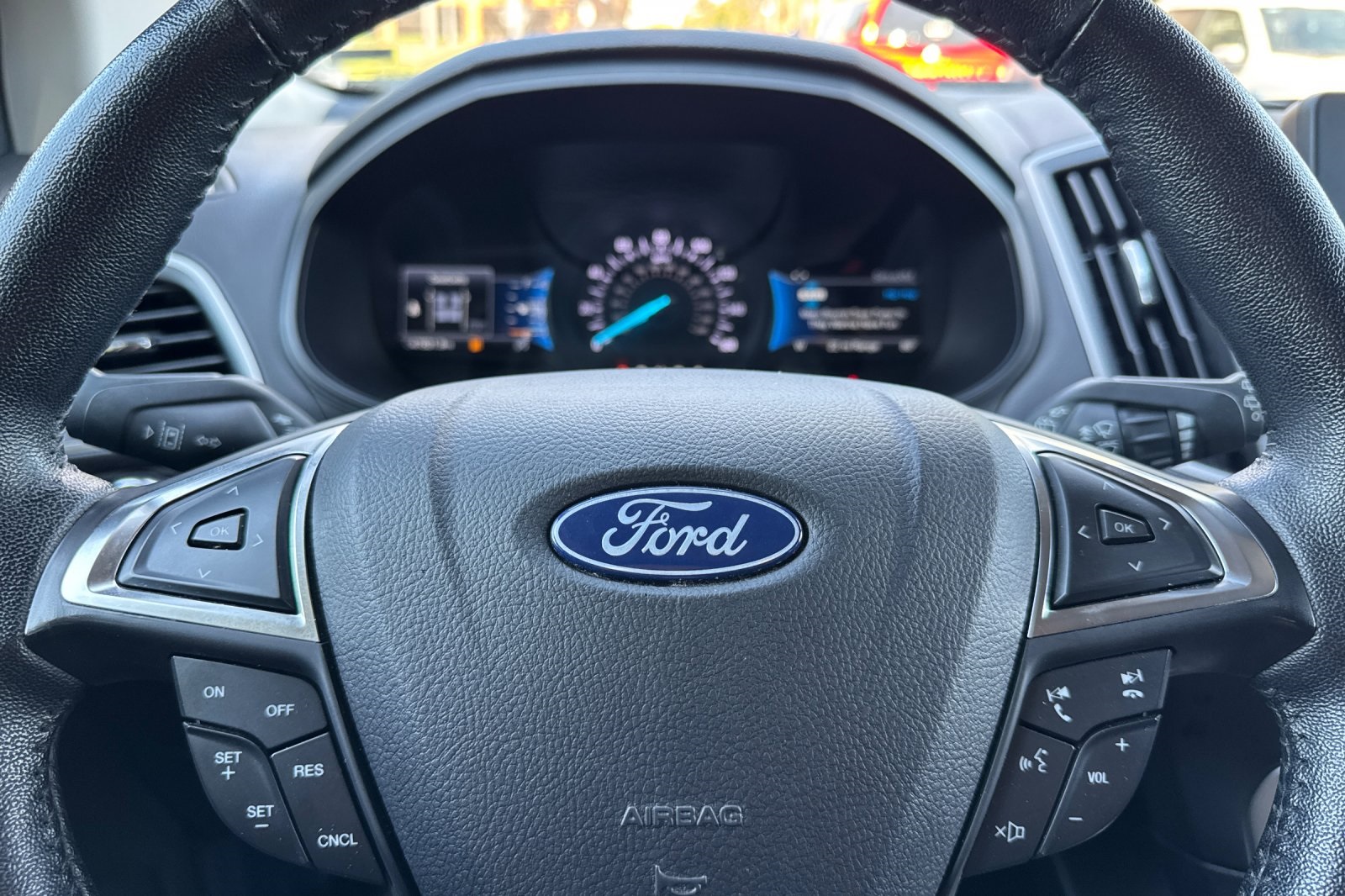 2023 Ford Edge SEL photo 24