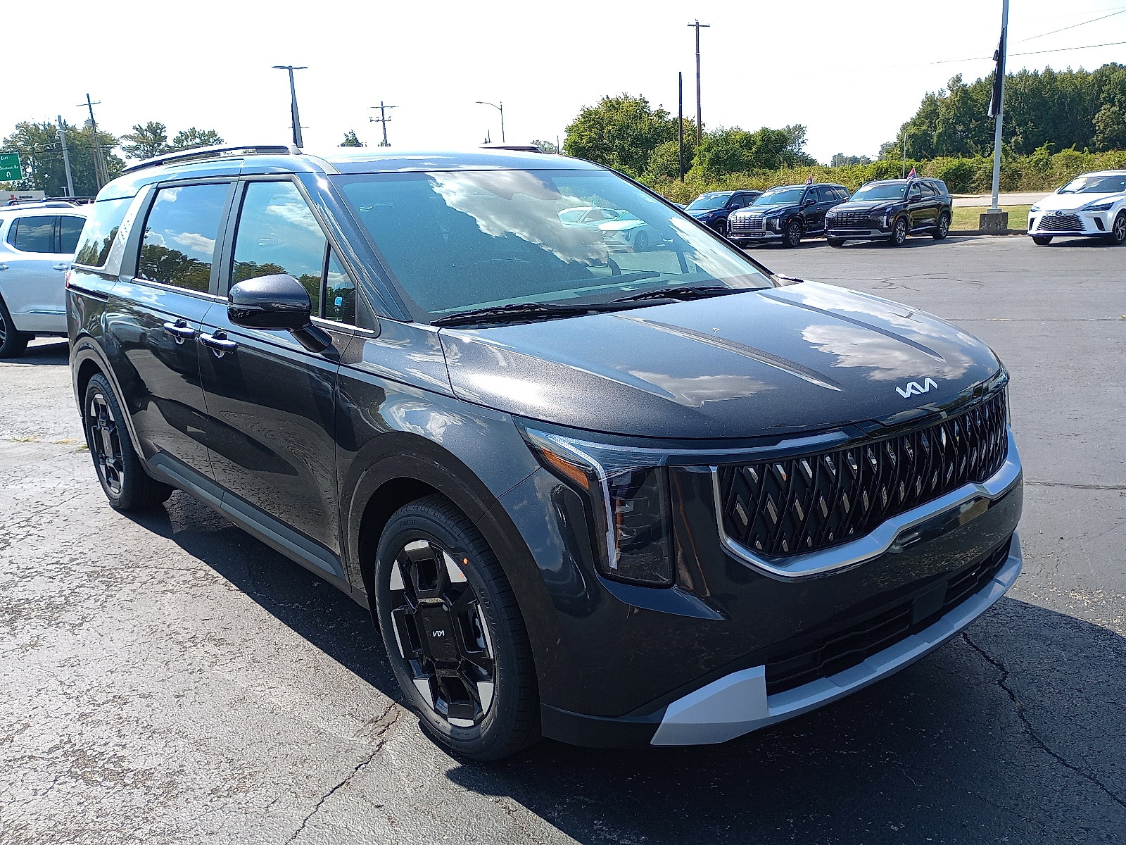 2026 Kia Carnival EX's photo