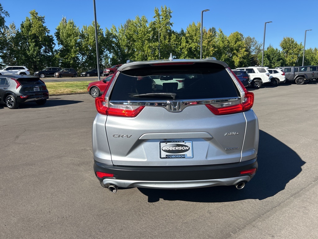 2018 Honda CR-V Touring photo 5