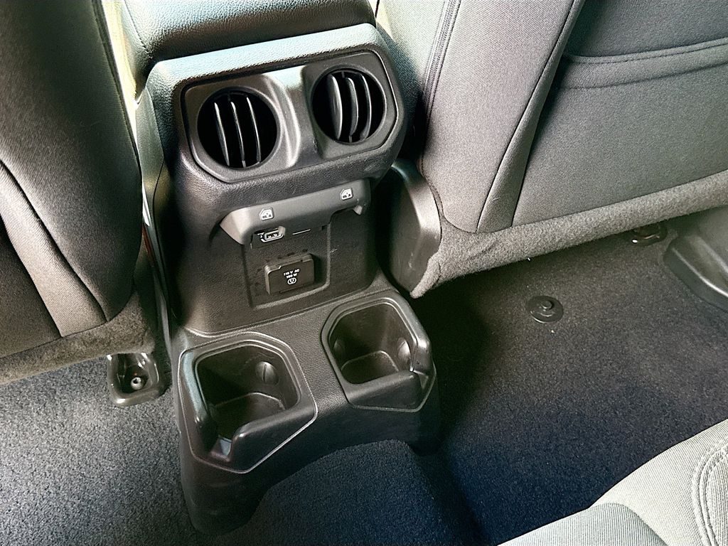 2020 Jeep Wrangler Sport S photo 24