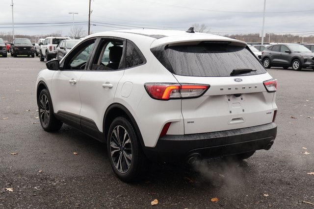 2022 Ford Escape SE photo 4