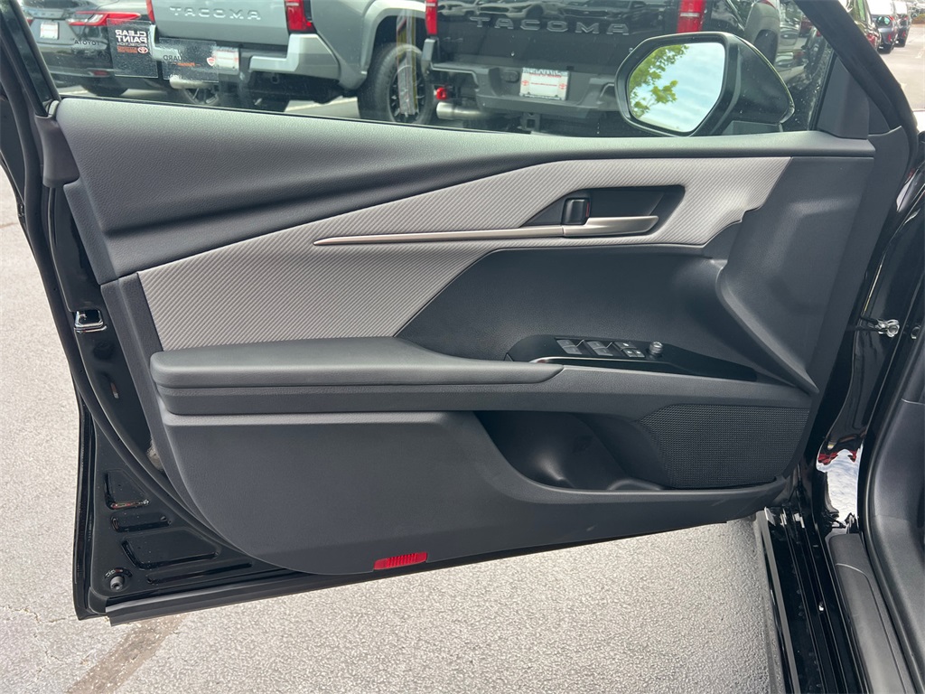 2025 Toyota Camry SE photo 10