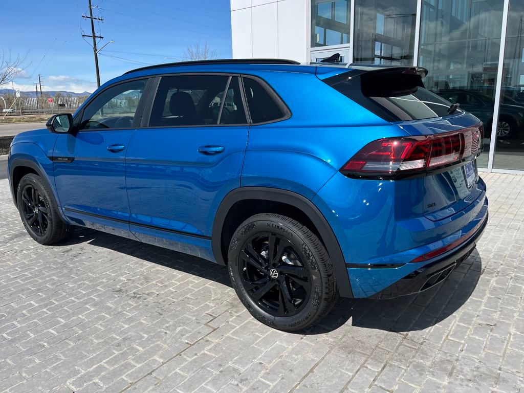 2025 Volkswagen Atlas Cross Sport SEL R-Line photo 3