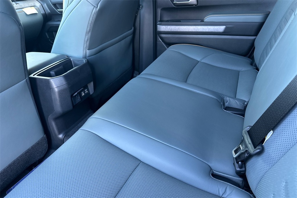 2025 Toyota Tacoma Trailhunter photo 12