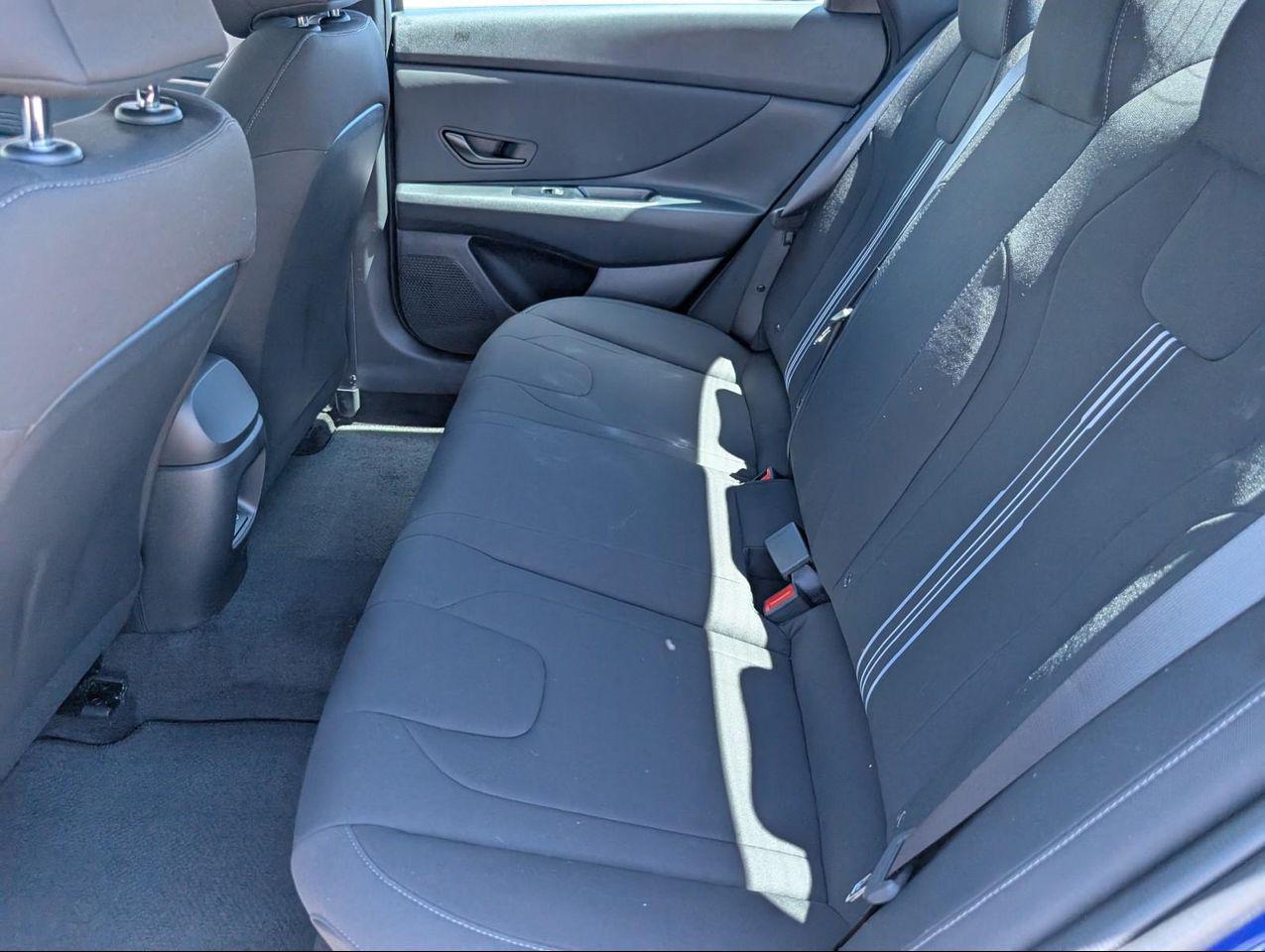2025 Hyundai Elantra SEL Sport photo 18