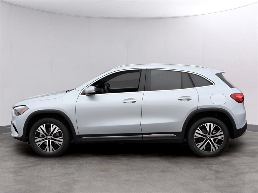 2025 Mercedes Benz GLA 250 4MATIC photo 2